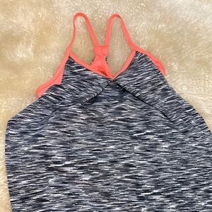 aviva workout tank top size M